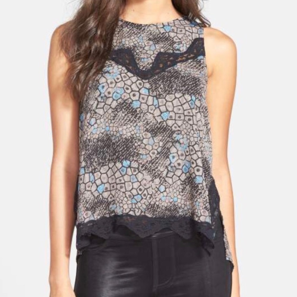 ASTR lace detail high-low tank top